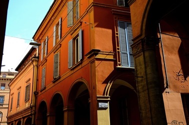 BOLOGNA centro storico. Fotografie di Giulio Azzarello &copy;2018.