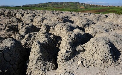 LE MACALUBE di Sicilia. Fotografie di Giulio Azzarello ©2014. LE MACALUBE di Sicilia. Fotografie di Giulio Azzarello ©2014.