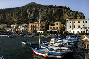 LUOGHI SICILIANI fotografie di Giulio Azzarello ©2020