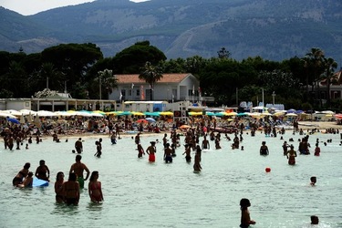 MONDELLO. Fotografe di Giulio Azzarello &copy;2023.