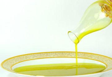 OLIO DI OLIVA di Sicilia. Fotografie di Giulio Azzarello &copy;2016.