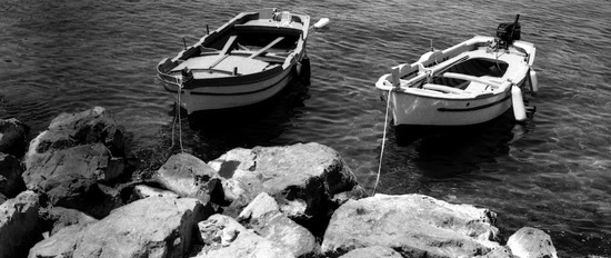 BIANCO NERO. Fotografie di Giulio Azzarello ©2021. BIANCO NERO. Fotografie di Giulio Azzarello ©2021.