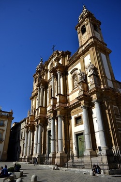 CENTRO STORICO di PALERMO fotografie di Giulio Azzarello ©2019.