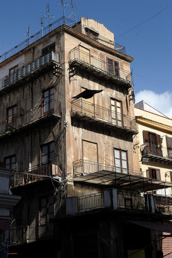 PALERMO il suo centro storico le periferie i monumenti. Fotografie di Giulio Azzarello ©2014.