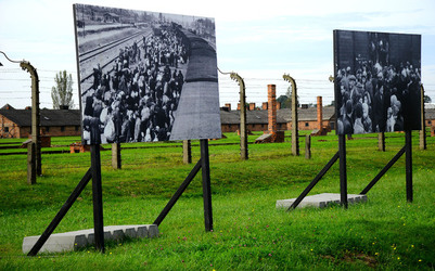 AUSCHIWITZ BIRKENAU il luogo della storia il campo. Fotografie di Giulio Azzarello &copy;2016.