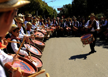 Tamburai siciliani di Agrigento. Fotografie di Giulio Azzarello &copy;2017.