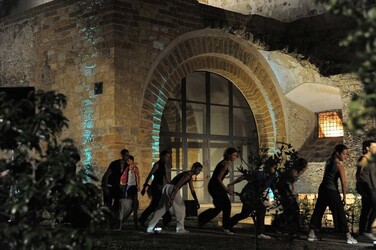 DANZE URBANE contemporanee per le vie di Palermo. Fotografie di Giulio Azzarello &copy;2014.