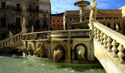 CENTRO STORICO di PALERMO fotografie di Giulio Azzarello &copy;2018.