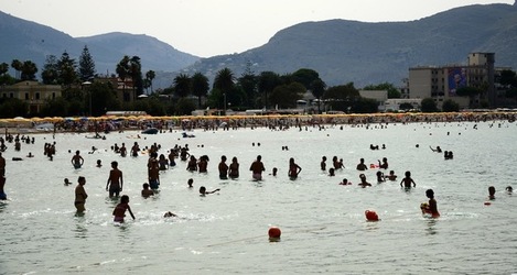 MONDELLO. Fotografe di Giulio Azzarello &copy;2023.