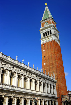 PIAZZA SAN MARCO A VENEZIA fotografie di Giulio Azzarello &copy;2016.