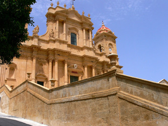 IL BAROCCO DI NOTO in Sicilia panoramiche e particolari. Fotografie di Giulio Azzarello &copy;2014.