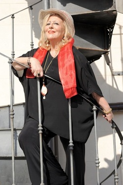 SARA FAVARO attrice e poetessa siciliana. Fotografie di Giulio Azzarello &copy;2018.