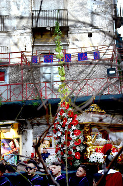PROCESSIONI religiose per la Pasqua a Palermo. Fotografie di Giulio Azzarello ©2016. PROCESSIONI religiose per la Pasqua a Palermo. Fotografie di Giulio Azzarello ©2016.
