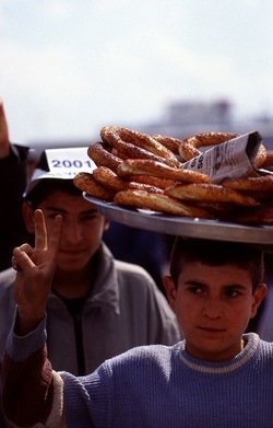 NEWROZ marzo 2001. Curdistan turco. Fotografie di Giulio Azzarello ©2001 2022. NEWROZ marzo 2001. Curdistan turco. Fotografie di Giulio Azzarello ©2001 2022.