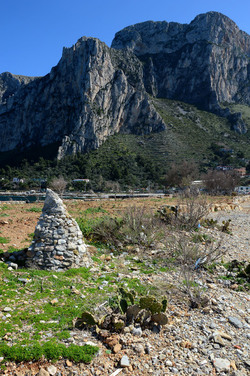CAPO GALLO riserva marina e naturalistica a Palermo panoramiche e particolari. Fotografie di Giulio Azzarello ©2014. CAPO GALLO riserva marina e naturalistica a Palermo panoramiche e particolari. Fotografie di Giulio Azzarello ©2014.