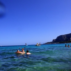 MONDELLO. Fotografie di Giulio Azzarello ©2022.
