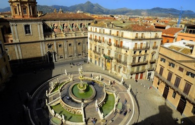CENTRO STORICO di PALERMO. Fotografie di Giulio Azzarello &copy;2018.