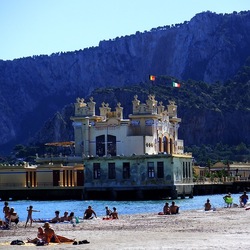 MONDELLO fotografie di Giulio Azzarello ©2021. MONDELLO fotografie di Giulio Azzarello ©2021.