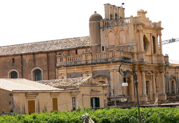 IL BAROCCO DI NOTO in Sicilia panoramiche e particolari. Fotografie di Giulio Azzarello &copy;2014.