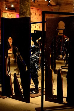 VENEZIA installazione nigeriana inizio Arsenale. Biennale Arch. Cont.. Fotografie di Giulio Azzarello &copy;2022.