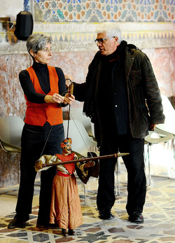 Mimmo Cuticchio in un suo spettacolo. Fotografie di Giulio Azzarello &copy;2017.