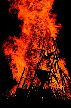 LA VAMPA DI SAN GIUSEPPE a Palermo. Fotografie di Giulio Azzarello ©2018. LA VAMPA DI SAN GIUSEPPE a Palermo. Fotografie di Giulio Azzarello ©2018.