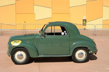 AUTO CLASSICHE ovvero la loro modernit&agrave; in mostra con tanti modelli del passato. Fotografie di Giulio Azzarello &copy;2014.