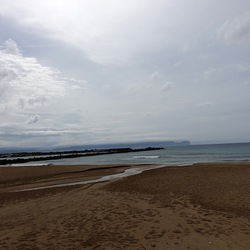 CAMMINANDO. Fotografie di Giulio Azzarello &copy;2024.