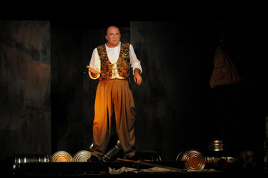 MARCO RENZI e il suo teatro. Fotografie di Giulio Azzarello ©2014.