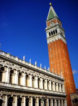 PIAZZA SAN MARCO A VENEZIA fotografie di Giulio Azzarello &copy;2016.