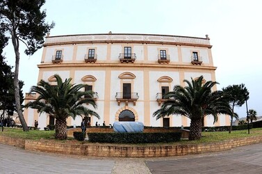 LE VILLE di Bagheria in Sicilia. Fotografie di Giulio Azzarello &copy;2014.
