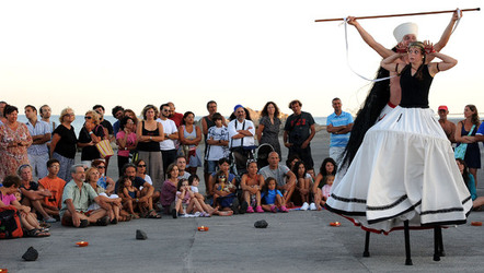 TRAMPOLIERI A LINOSA in Sicilia tutti i momenti dello spettacolo. Fotografie di Giulio Azzarello &copy;2014.