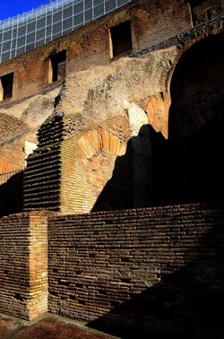 COLOSSEO Roma. Fotografie di Giulio Azzarello ©2020. COLOSSEO Roma. Fotografie di Giulio Azzarello ©2020.