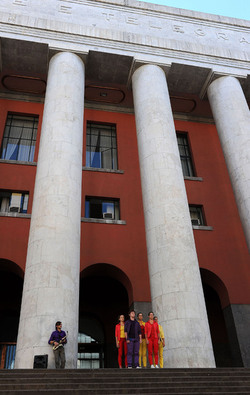 DANZE URBANE contemporanee per le vie di Palermo. Fotografie di Giulio Azzarello &copy;2014.