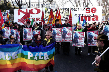 MANIFESTAZIONE per la PACE. Fotografie di Giulio Azzarello ©2014. MANIFESTAZIONE per la PACE. Fotografie di Giulio Azzarello ©2014.