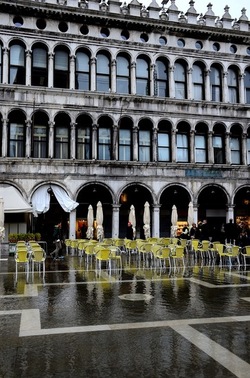 VENEZIA fotografie di Giulio Azzarello &copy;2022.