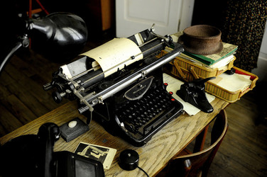 IL MUSEO SCHINDLER a Cracovia. Fotografie di Giulio Azzarello ©2016. IL MUSEO SCHINDLER a Cracovia. Fotografie di Giulio Azzarello ©2016.