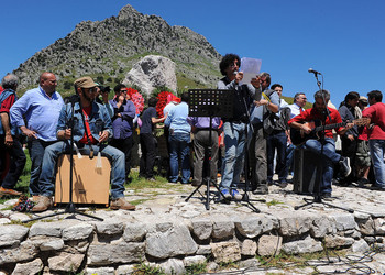 PORTELLA della Ginestra in Sicilia. Fotografie di Giulio Azzarello &copy;2014.