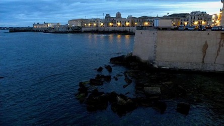 SIRACUSA arte a Ortiggia. Fotografie di Giulio Azzarello &copy;2014.