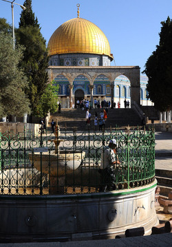LA CITTA SANTA DI GERUSALEMME fotografie di Giulio Azzarello ©2104. LA CITTA SANTA DI GERUSALEMME fotografie di Giulio Azzarello ©2104.