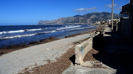 COSTA SICILIANA. Fotografie di Giulio Azzarello &copy;2022.
