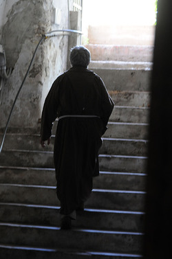 Le CATACOMBE di Palermo documentario film. Fotografie di scena e set di Giulio Azzarello &copy;2014.