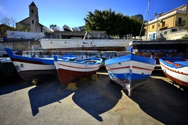 BARCHE da PESCA fotografie di Giulio Azzarello &copy;2019.