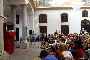 BRUNO LEONE Pulcinella. Fotografie di Giulio Azzarello ©2020. BRUNO LEONE Pulcinella. Fotografie di Giulio Azzarello ©2020.