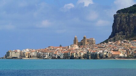 CEFALU e il suo Duomo in Sicilia. Fotografie di Giulio Azzarello &copy;2014.