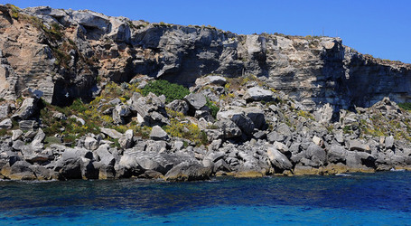 ISOLA DI FAVIGNANA in Sicilia. Visioni panoramiche o particolari. Fotografie di Giulio Azzarello ©2014. ISOLA DI FAVIGNANA in Sicilia. Visioni panoramiche o particolari. Fotografie di Giulio Azzarello ©2014.