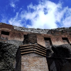 COLOSSEO Roma. Fotografie di Giulio Azzarello ©2020. COLOSSEO Roma. Fotografie di Giulio Azzarello ©2020.