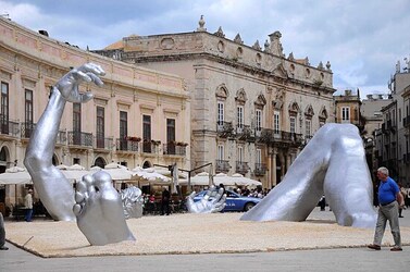 SIRACUSA arte a Ortiggia. Fotografie di Giulio Azzarello &copy;2014.
