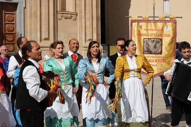 GRUPPO FOLK SICILIANO a Marsala. Fotografie di Giulio Azzarello &copy;2014.