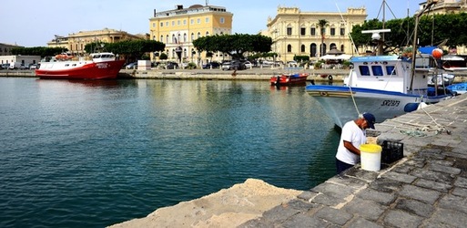 BARCHE da PESCA fotografie di Giulio Azzarello &copy;2019.